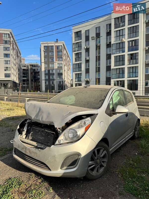Хэтчбек Chevrolet Spark 2015 в Киеве