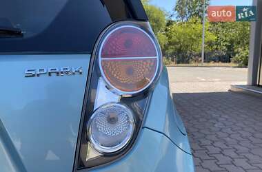 Хэтчбек Chevrolet Spark 2010 в 