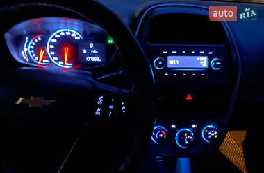 Хэтчбек Chevrolet Spark 2017 в 