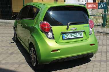 Хэтчбек Chevrolet Spark 2016 в 