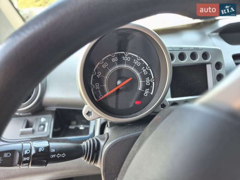 Хэтчбек Chevrolet Spark 2013 в Ровно