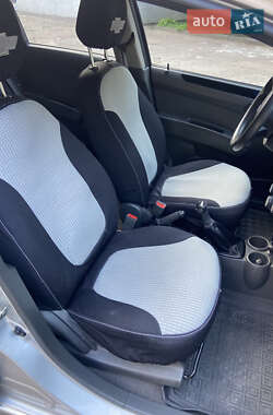 Хетчбек Chevrolet Spark 2011 в 