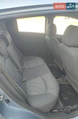 Хэтчбек Chevrolet Spark 2010 в 