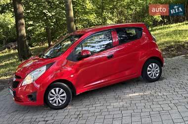 Хетчбек Chevrolet Spark 2011 в 