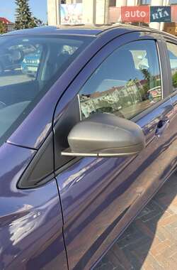 Хетчбек Chevrolet Spark 2016 в 