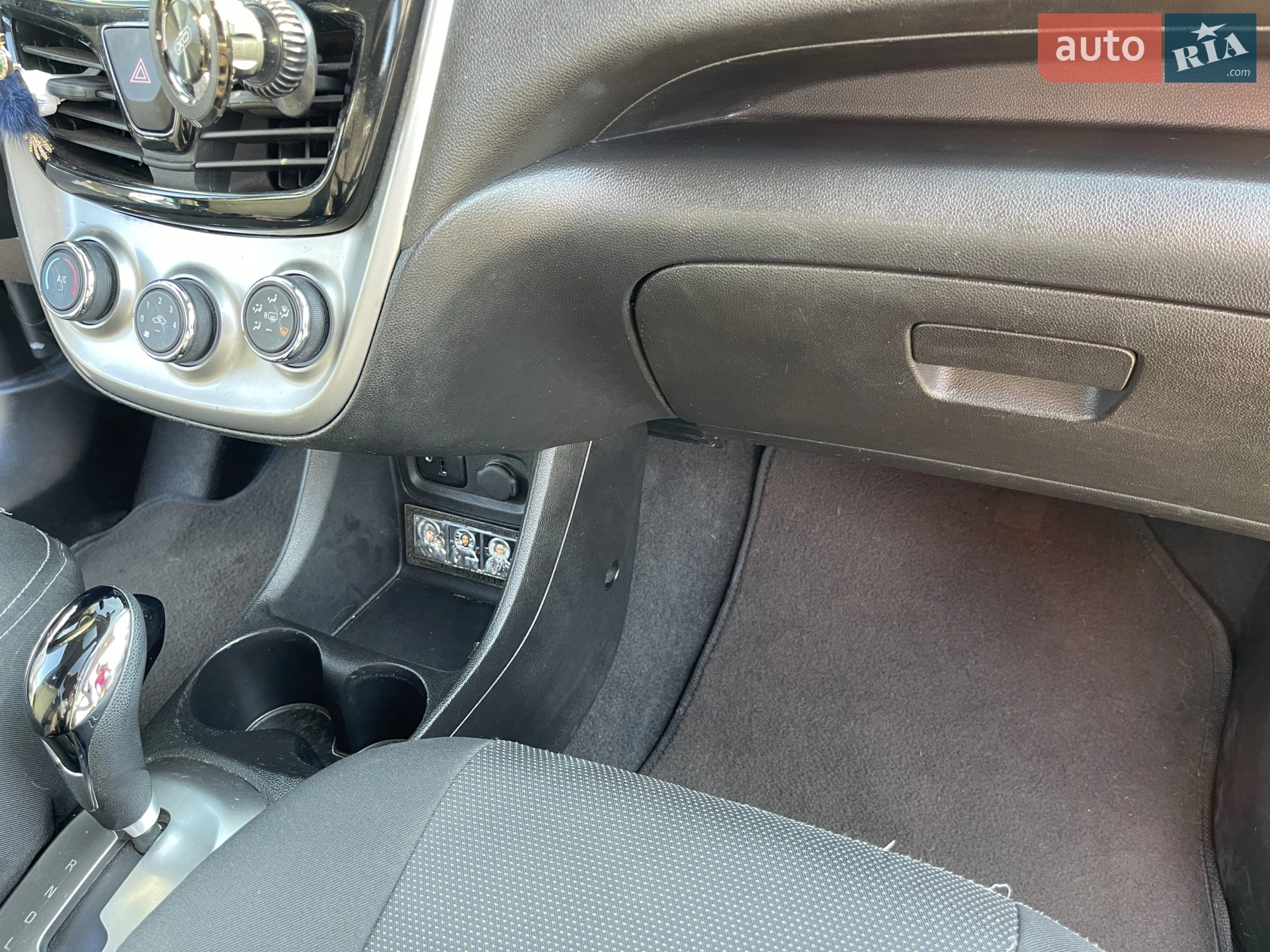 2016 Chevrolet Spark - мініатюра 17