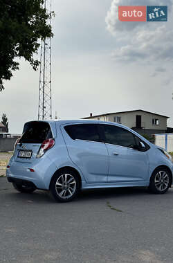 Хэтчбек Chevrolet Spark 2015 в 
