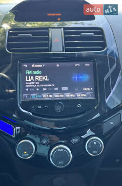 Хэтчбек Chevrolet Spark 2015 в 