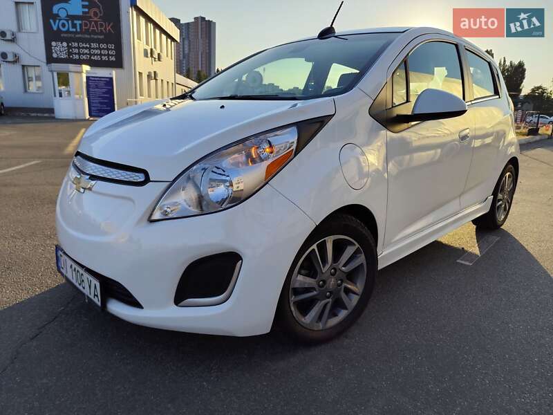 Хэтчбек Chevrolet Spark 2015 в Киеве