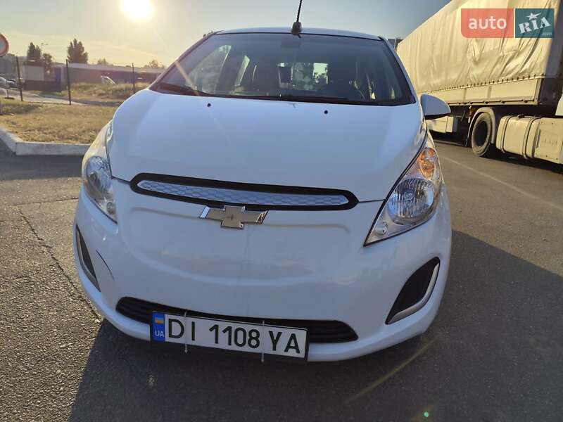 Хэтчбек Chevrolet Spark 2015 в Киеве