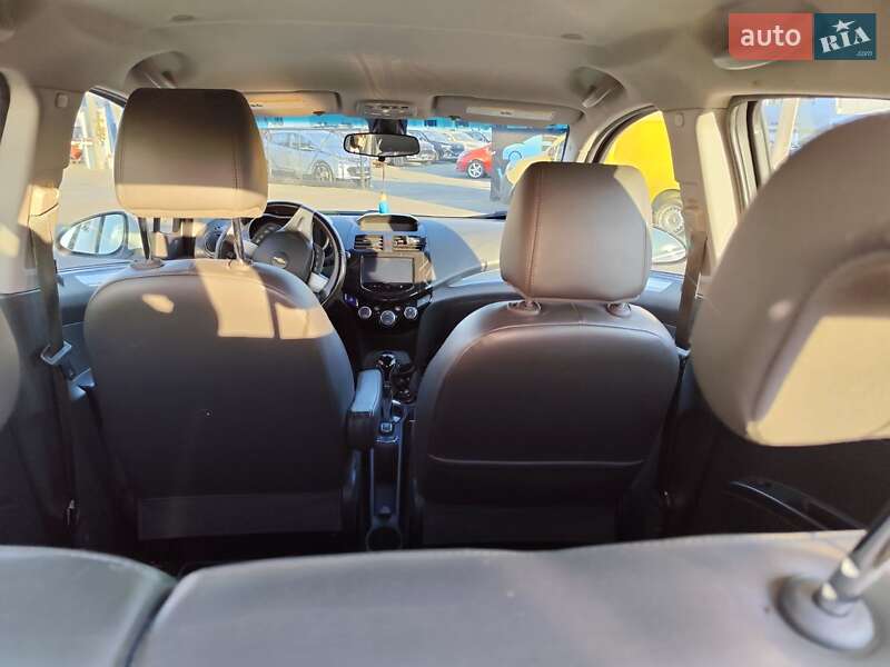 Хэтчбек Chevrolet Spark 2015 в Киеве