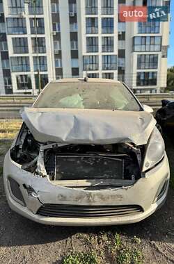 Хетчбек Chevrolet Spark 2015 в 