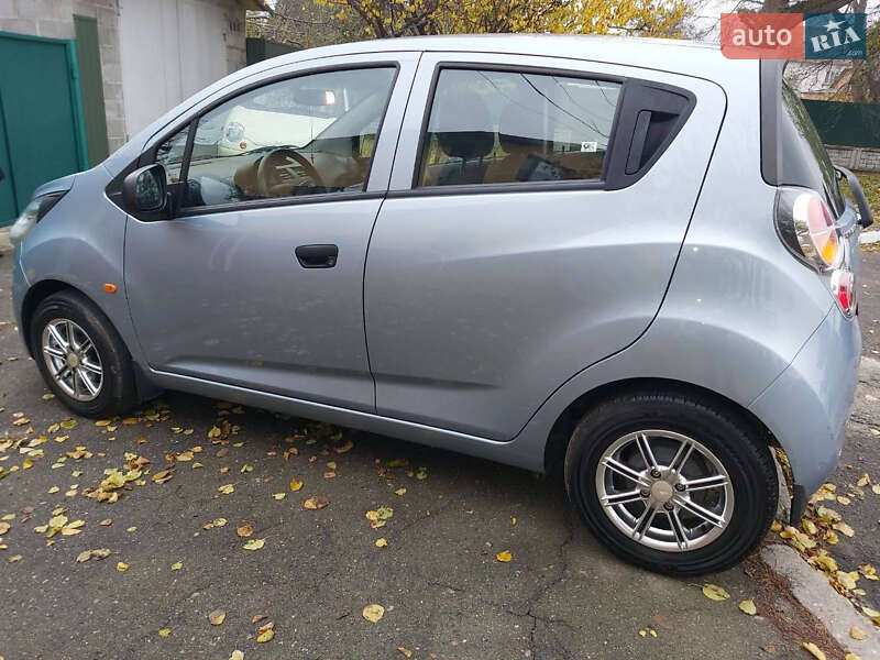 Chevrolet Spark 2012