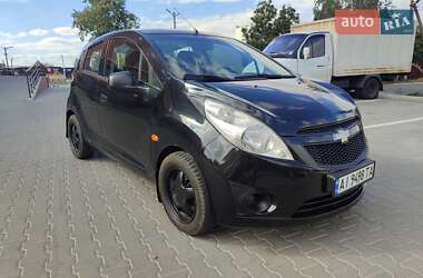 Хэтчбек Chevrolet Spark 2010 в 