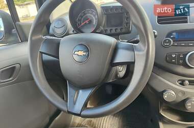 Хэтчбек Chevrolet Spark 2010 в 