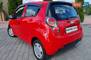 Хетчбек Chevrolet Spark 2012 в 