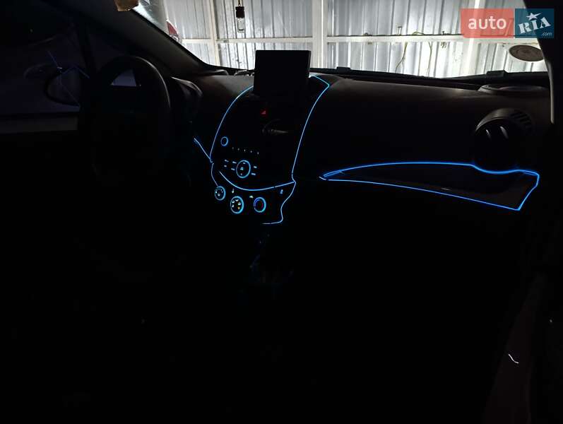 Хэтчбек Chevrolet Spark 2012 в Татарбунарах