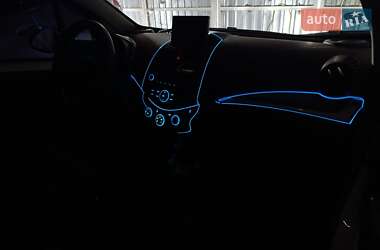 Хэтчбек Chevrolet Spark 2012 в 