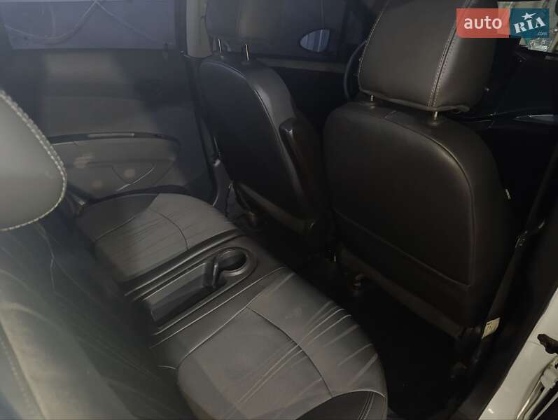 Хэтчбек Chevrolet Spark 2012 в Татарбунарах