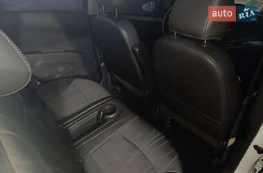 Хэтчбек Chevrolet Spark 2012 в 