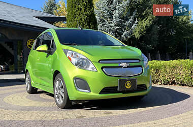 Хэтчбек Chevrolet Spark 2015 в 