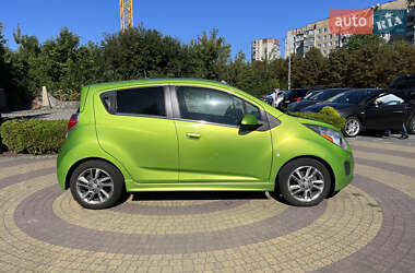 Хэтчбек Chevrolet Spark 2015 в 