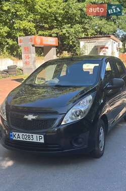 Хэтчбек Chevrolet Spark 2011 в 