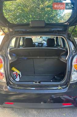 Хэтчбек Chevrolet Spark 2011 в 