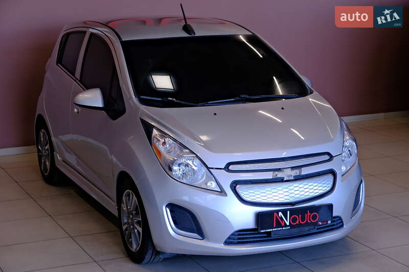 Хэтчбек Chevrolet Spark 2015 в Одессе
