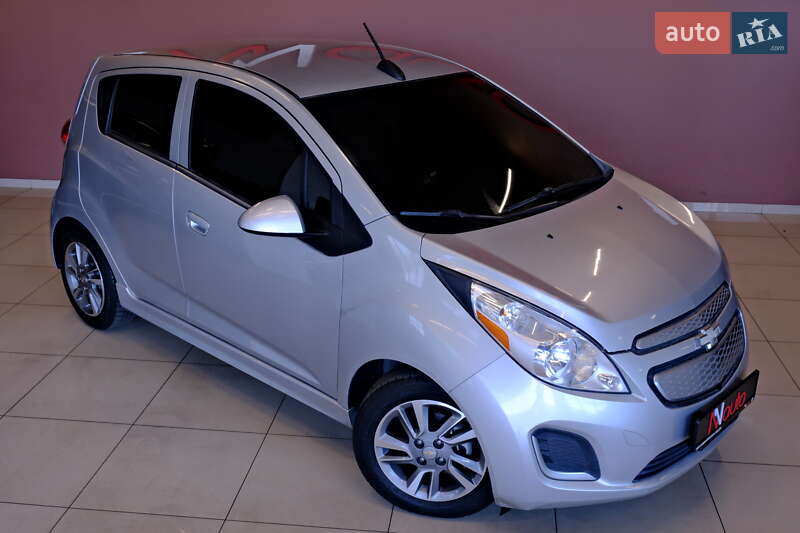 Хэтчбек Chevrolet Spark 2015 в Одессе