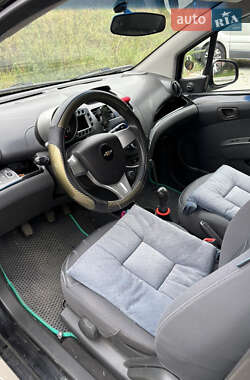 Хетчбек Chevrolet Spark 2011 в 
