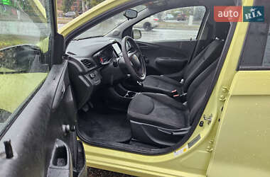 Хэтчбек Chevrolet Spark 2017 в 