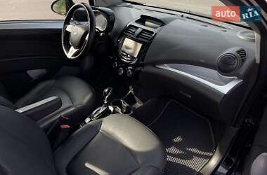 Хэтчбек Chevrolet Spark 2015 в 
