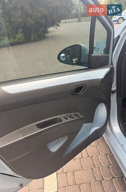 Хэтчбек Chevrolet Spark 2014 в 