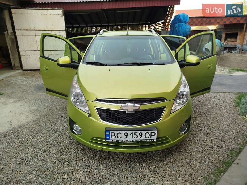 Хетчбек Chevrolet Spark 2010 в Стрию