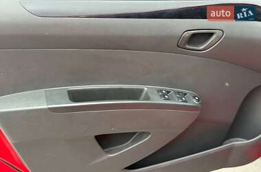Хэтчбек Chevrolet Spark 2010 в 