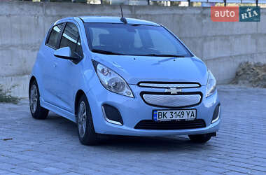 Хэтчбек Chevrolet Spark 2014 в Ровно