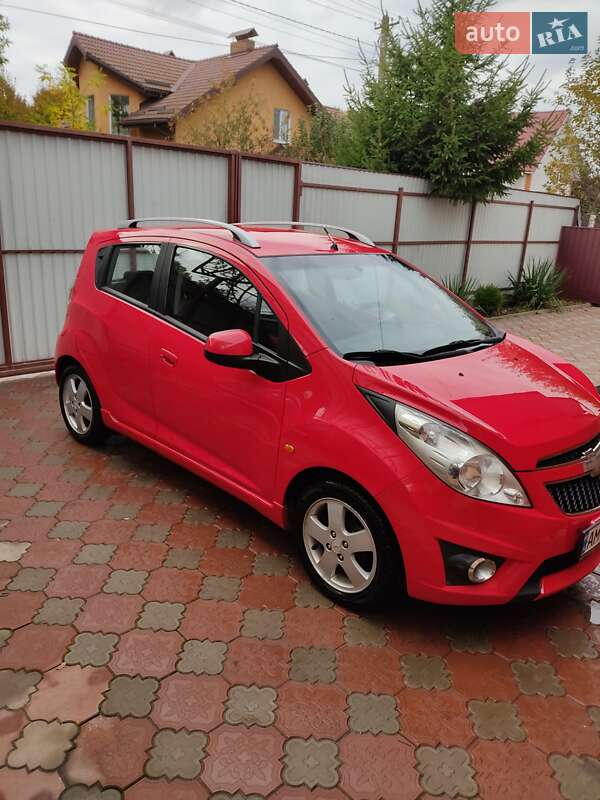 Хетчбек Chevrolet Spark 2010 в Житомирі