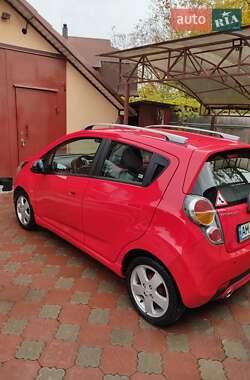 Хэтчбек Chevrolet Spark 2010 в 