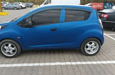 Хетчбек Chevrolet Spark 2011 в Чернівцях