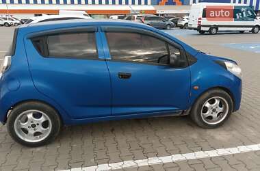 Хетчбек Chevrolet Spark 2011 в 