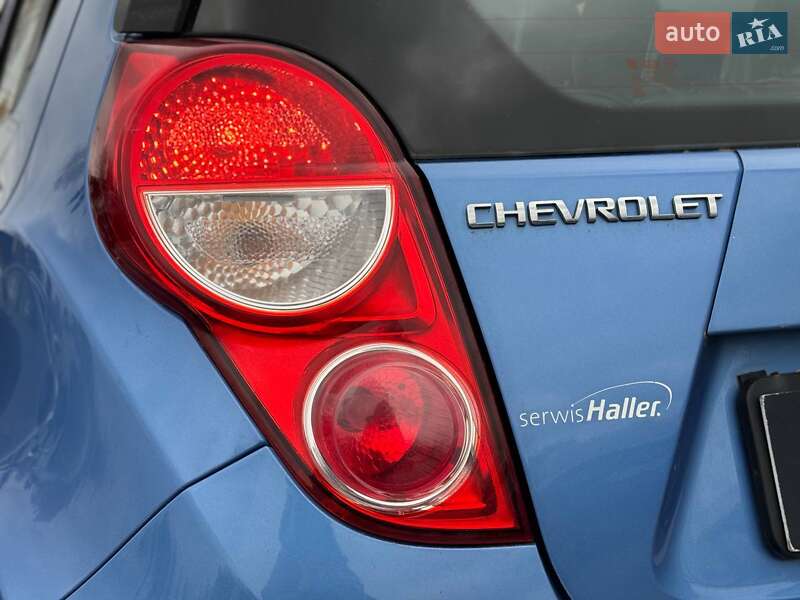 Хетчбек Chevrolet Spark 2013 в Рівному