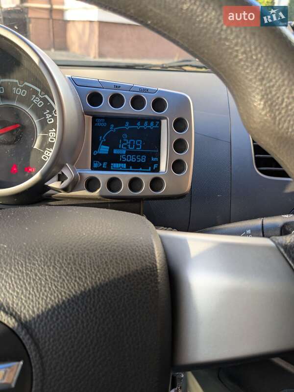 Хэтчбек Chevrolet Spark 2010 в Ивано-Франковске