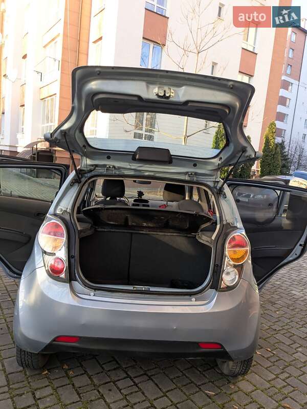 Хэтчбек Chevrolet Spark 2010 в Ивано-Франковске
