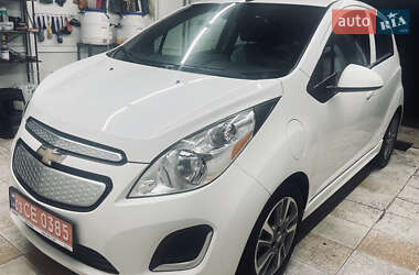 Хетчбек Chevrolet Spark 2015 в Дніпрі