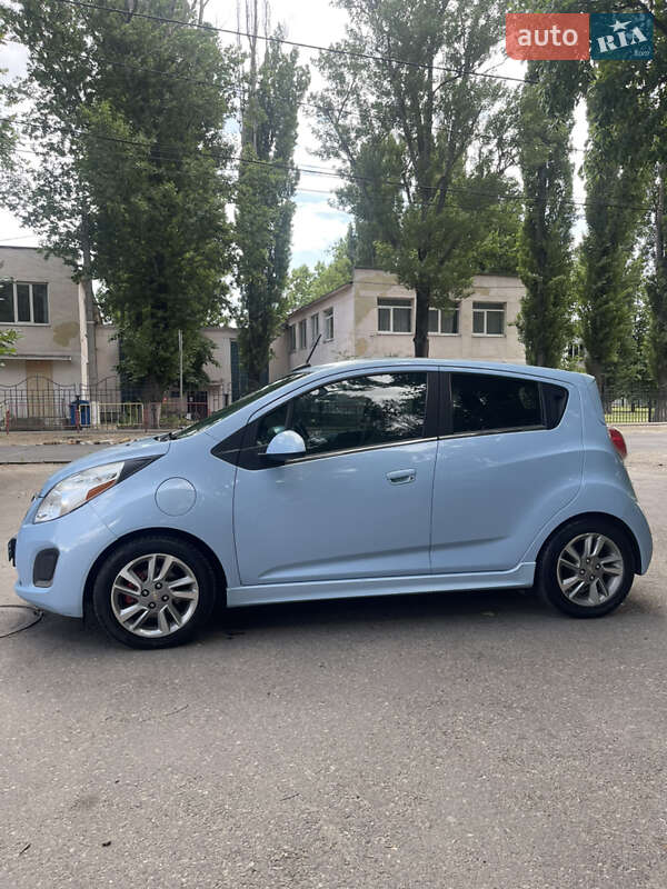 Хэтчбек Chevrolet Spark 2013 в Одессе