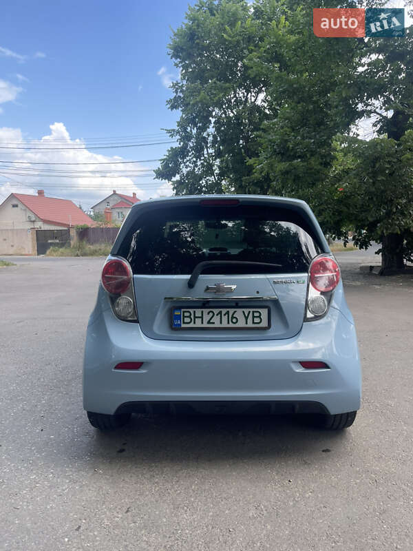 Хэтчбек Chevrolet Spark 2013 в Одессе