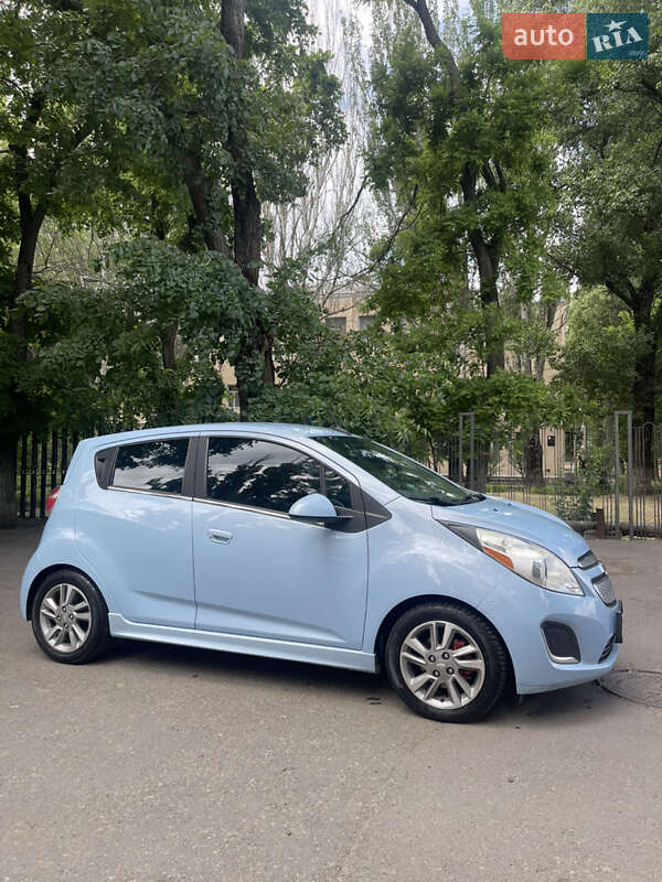 Хэтчбек Chevrolet Spark 2013 в Одессе