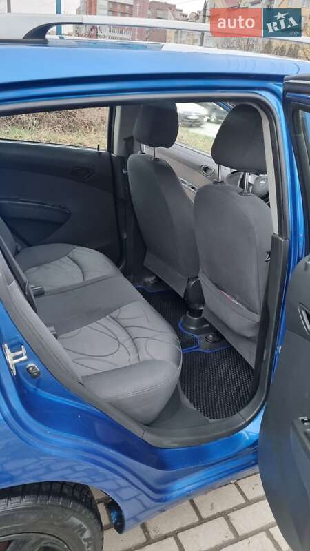 Хэтчбек Chevrolet Spark 2010 в Ивано-Франковске