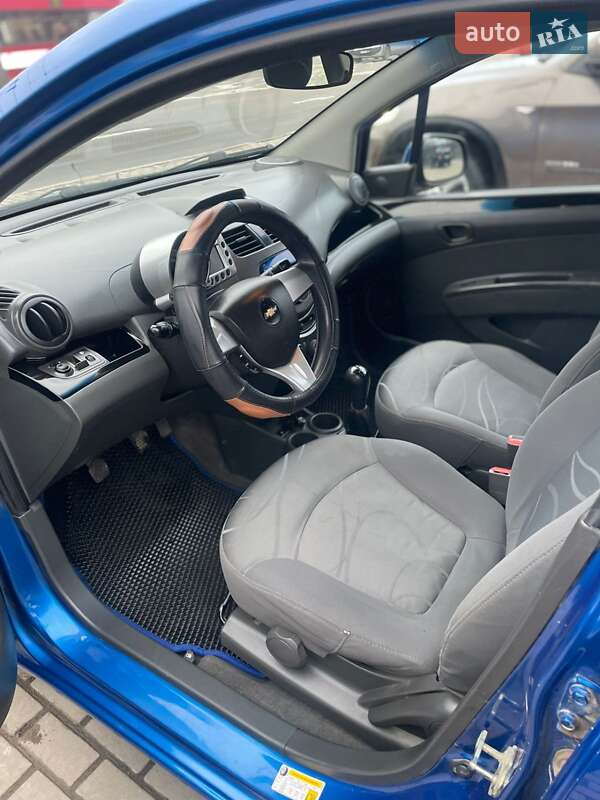 Хэтчбек Chevrolet Spark 2010 в Ивано-Франковске